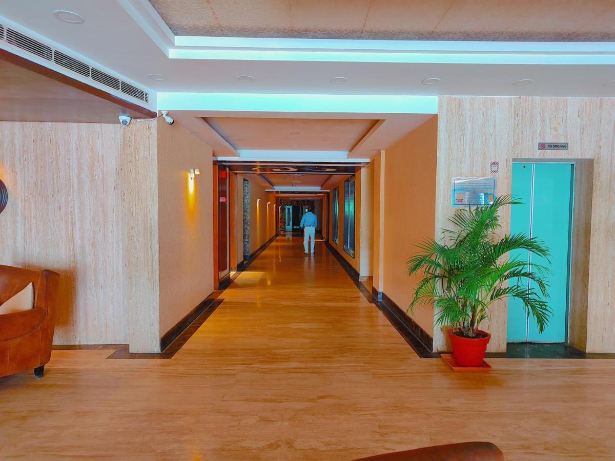 Hotel Krishna Palace Ayodhya Dış mekan fotoğraf