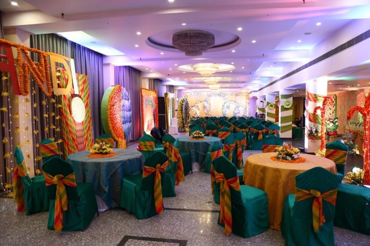 Hotel Krishna Palace Ayodhya Dış mekan fotoğraf