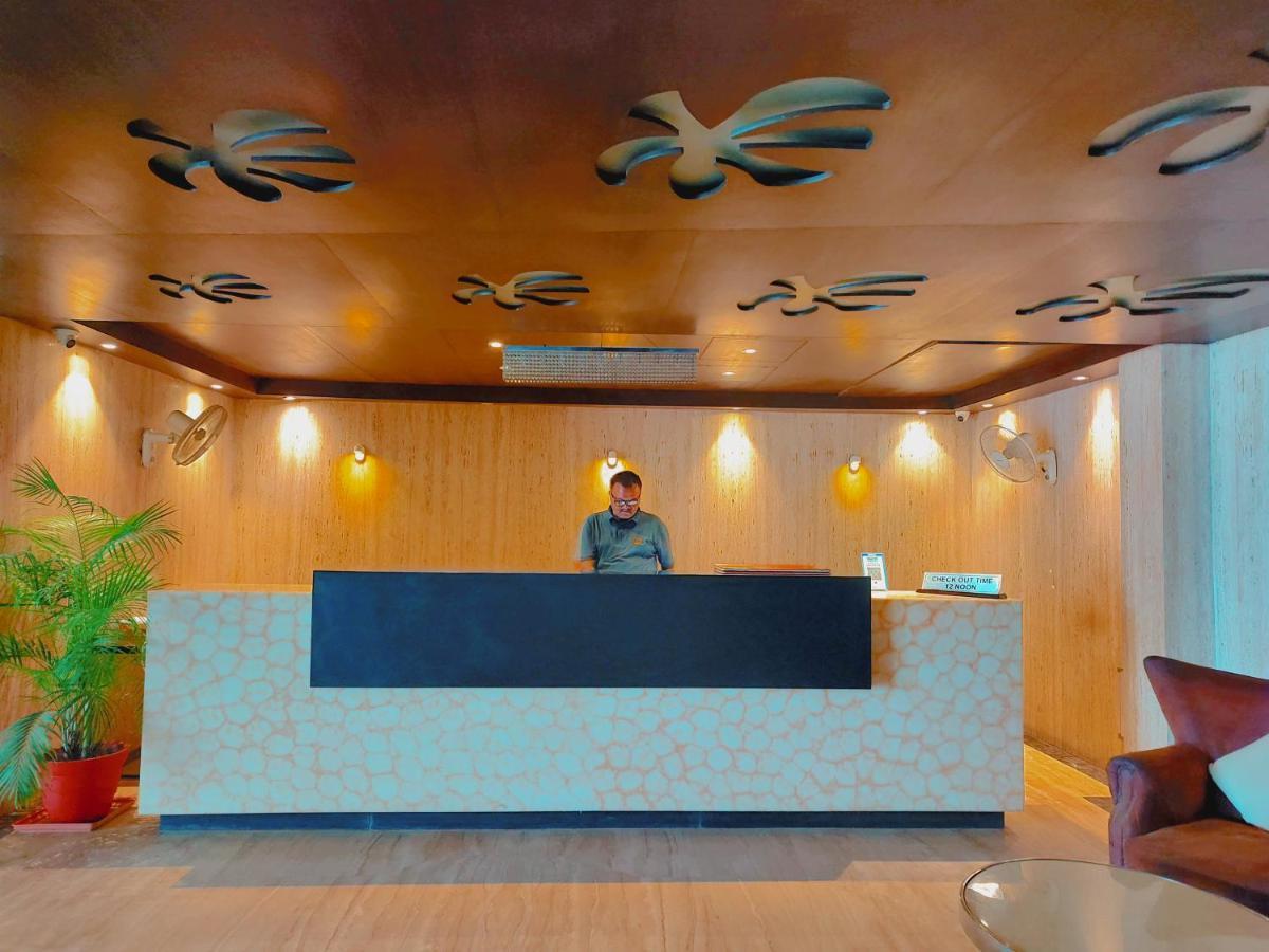 Hotel Krishna Palace Ayodhya Dış mekan fotoğraf